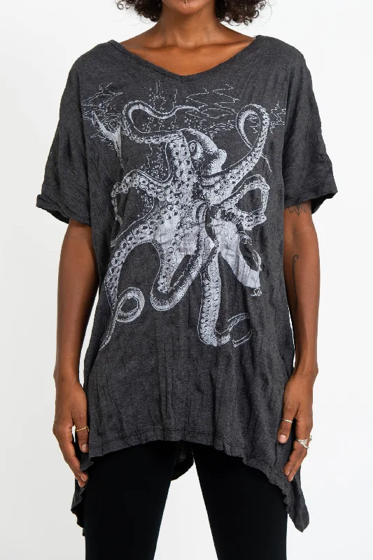 Womens Octopus Loose V Neck T-Shirt in Silver on Black